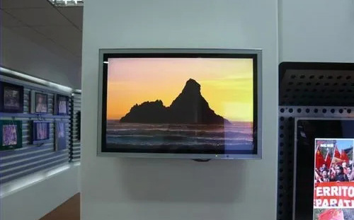 山西太原壁挂式广告机液晶显示屏能用作电视吗?
